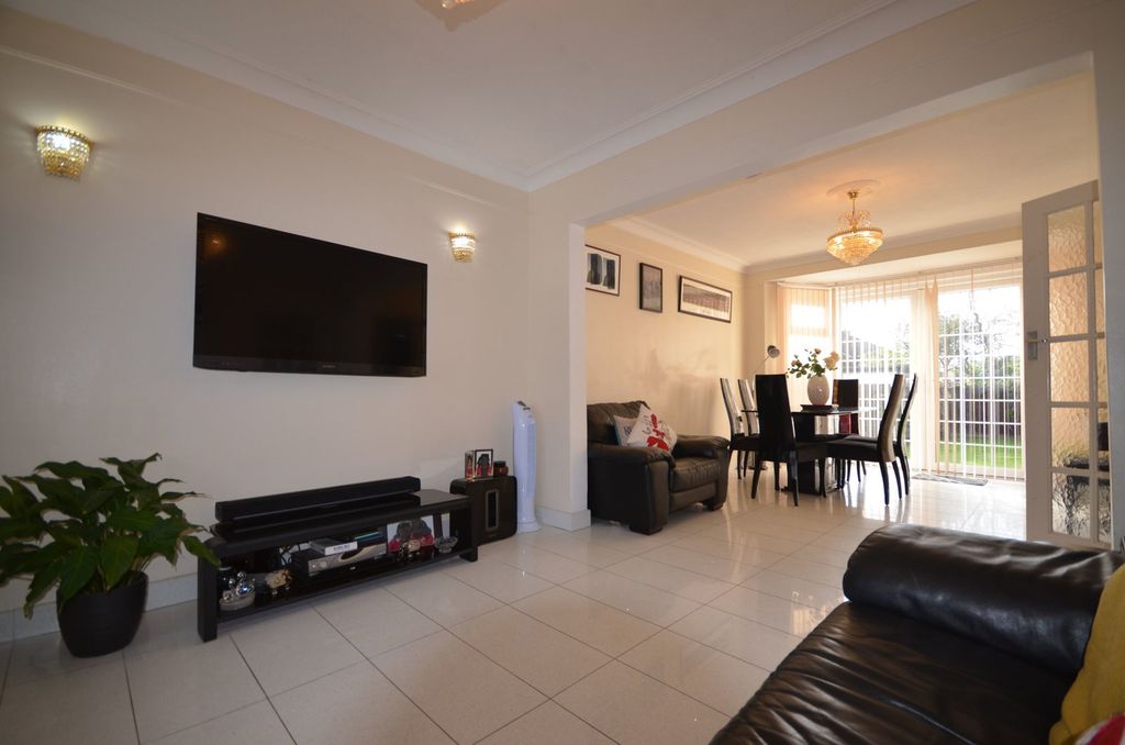 Property photo 2 of 16