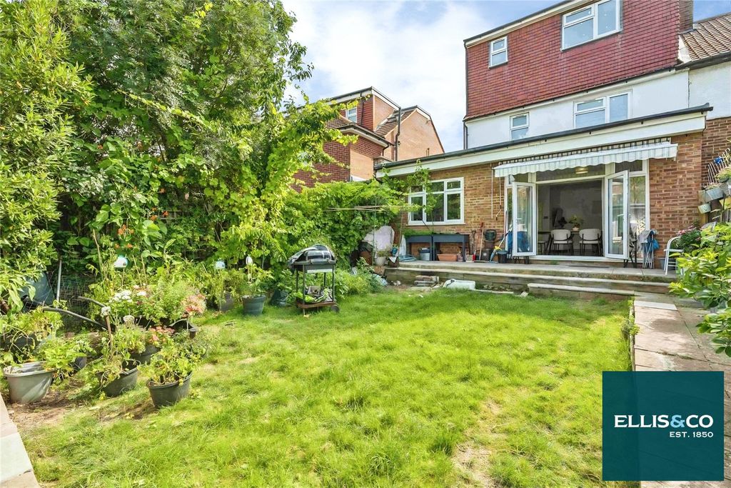 Property photo 3 of 10 Picture No. 01