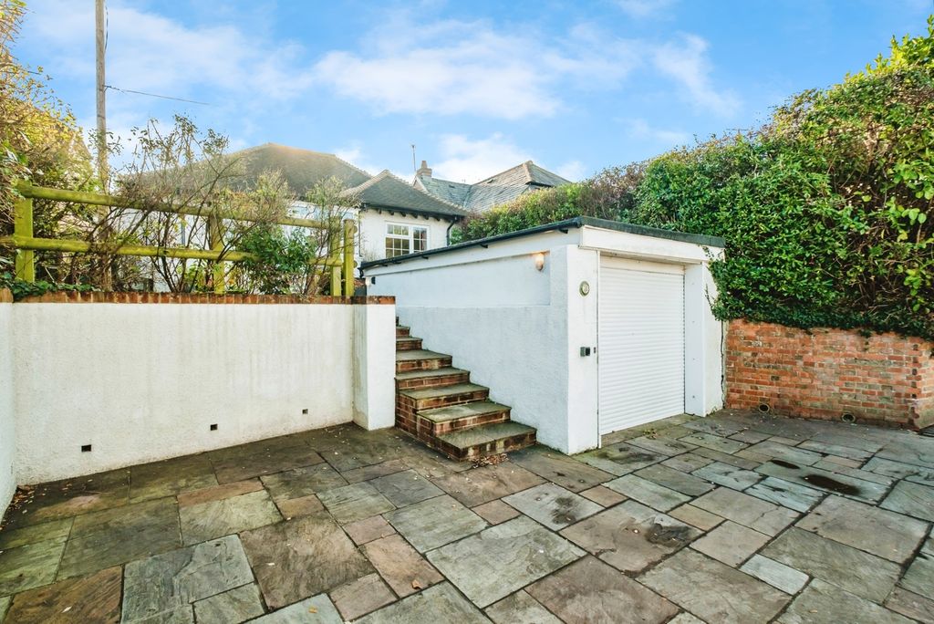 Property photo 3 of 28 Photo