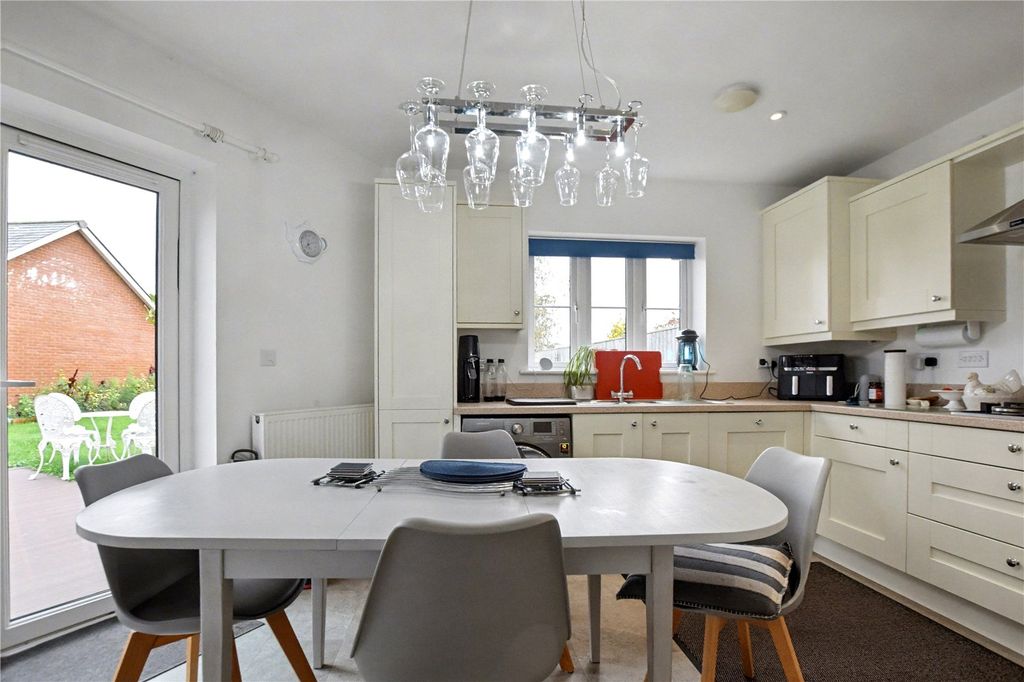 Property photo 3 of 27 Picture No. 06