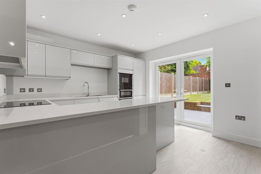 Property photo 2 of 41 10Nealeave_15.Jpg