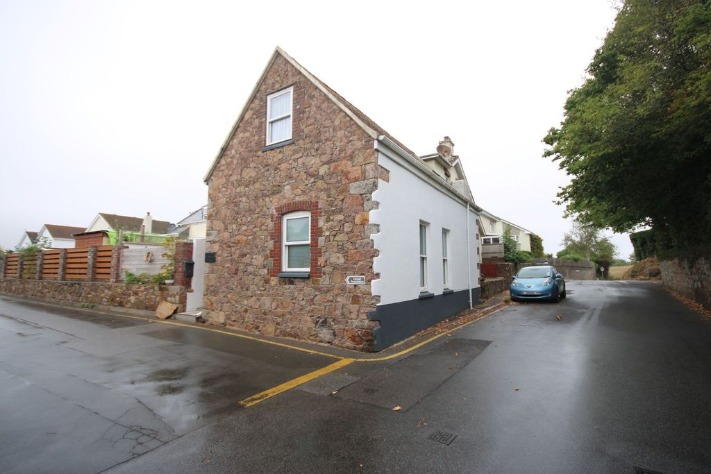 Property photo 1 of 24