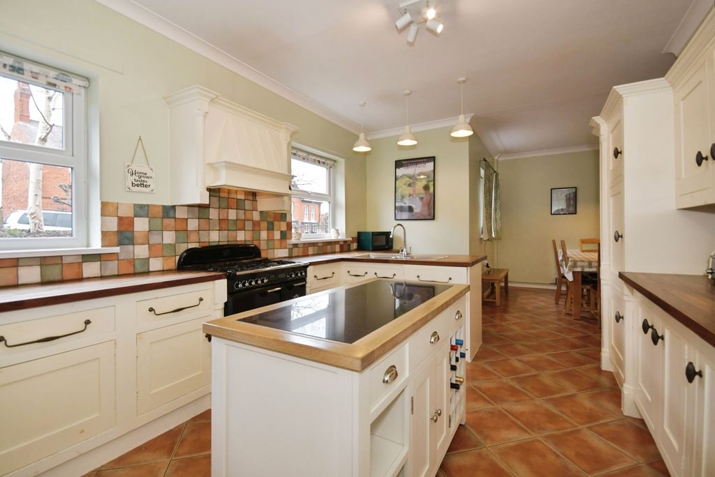 Property photo 3 of 20 Pbox-Img.Jpg