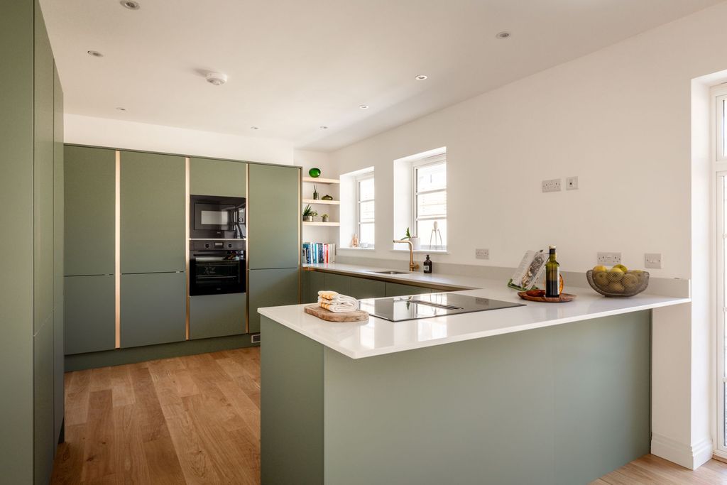 Property photo 3 of 23