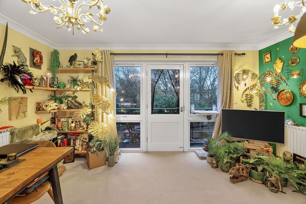 Property photo 2 of 20