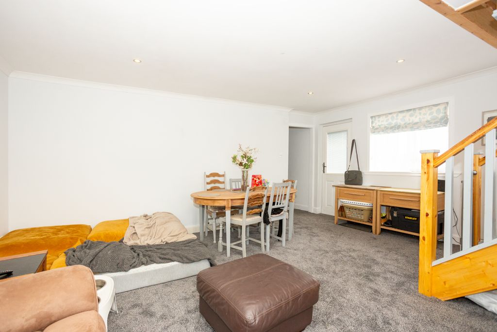 Property photo 2 of 18 Lounge/Diner