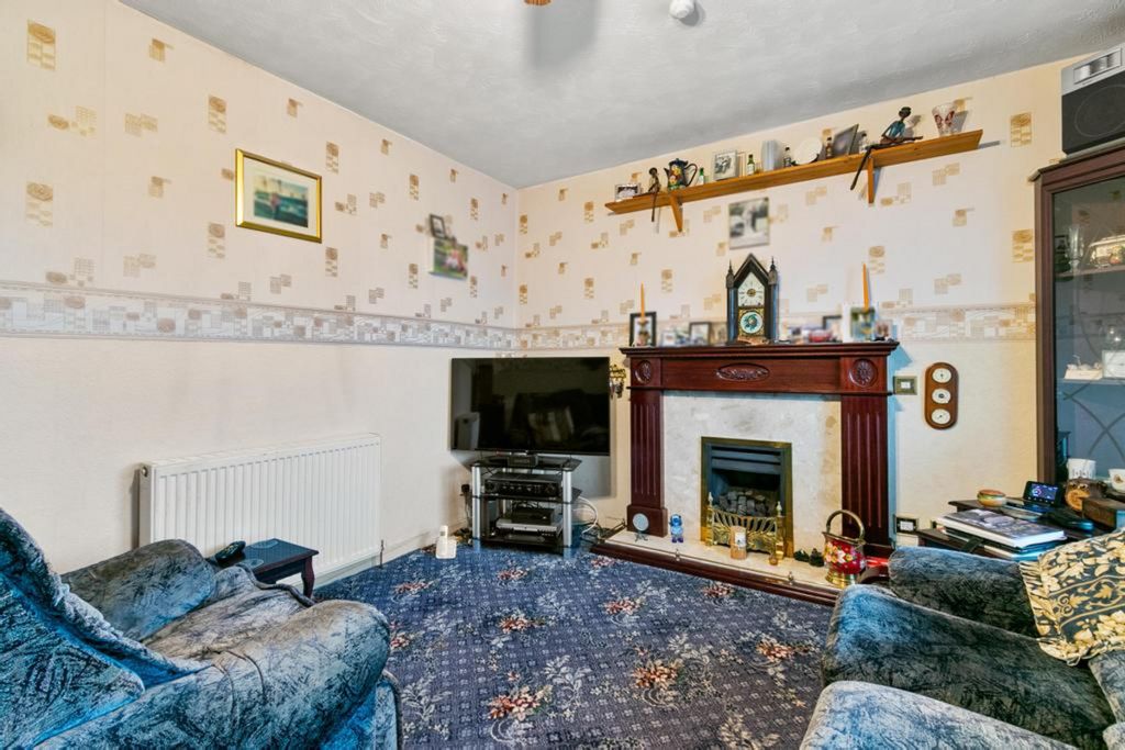 Property photo 3 of 28