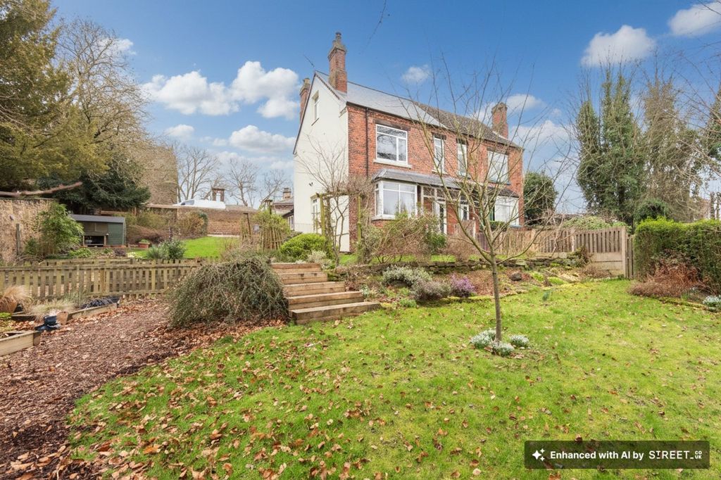 Property photo 1 of 32