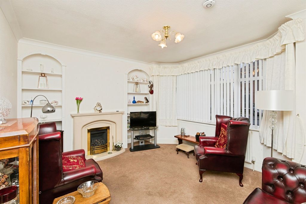 Property photo 2 of 16