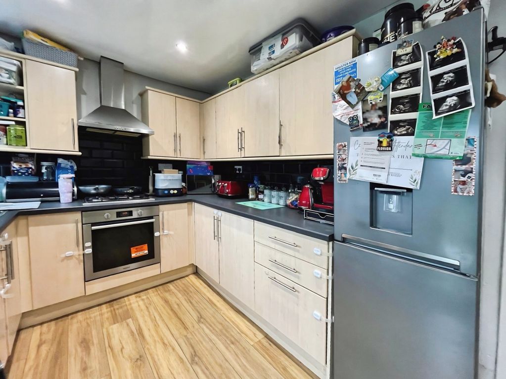 Property photo 3 of 14 4834944