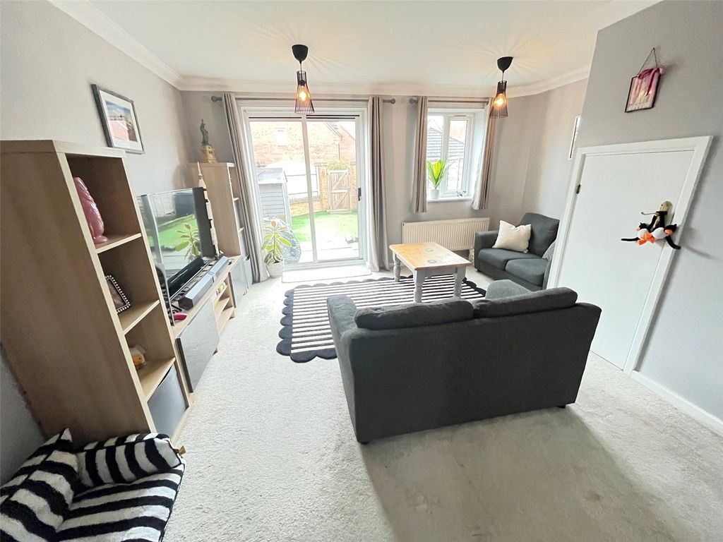 Property photo 2 of 27 Picture No. 05