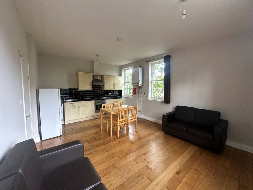 Property photo 2 of 7 Picture No. 01