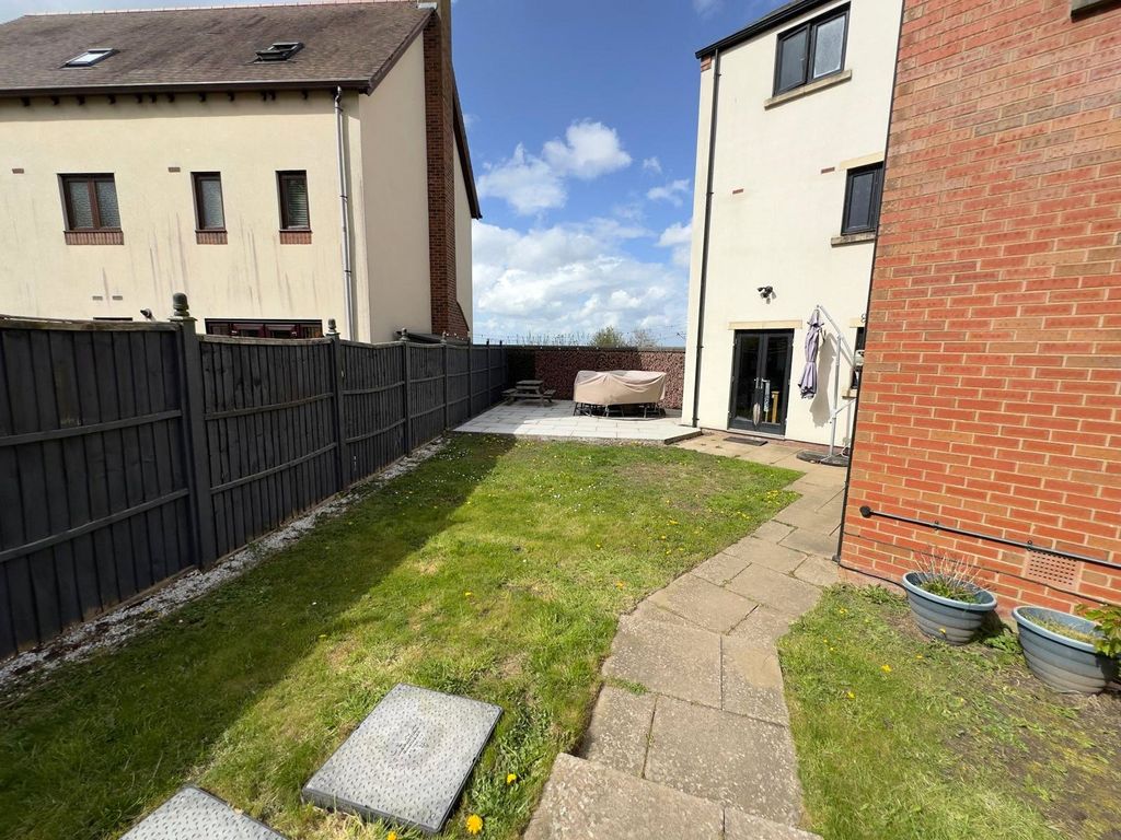 Additional image 14 of 5 bed detached house to rentGlendale, Lawley Village, Telford, Shropshire TF4