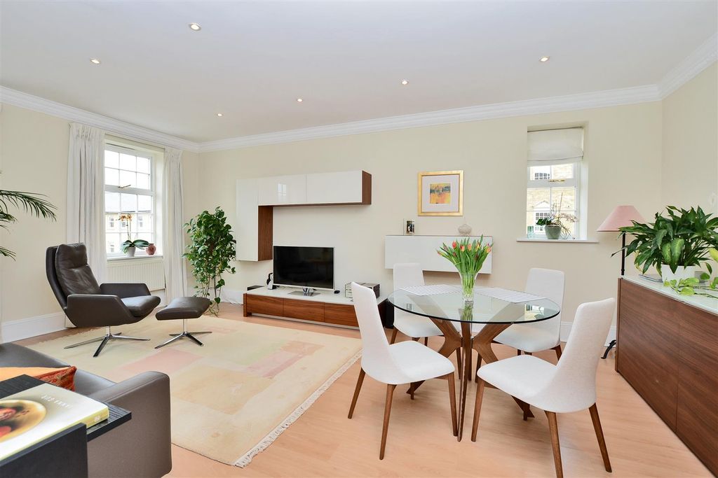 Property photo 3 of 9 Highres1890452.Jpg