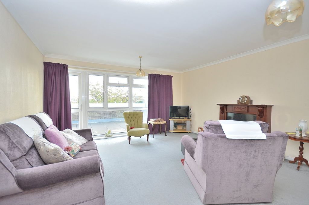 Property photo 3 of 8