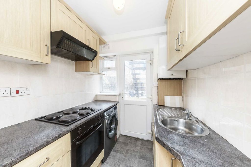 Property photo 2 of 5