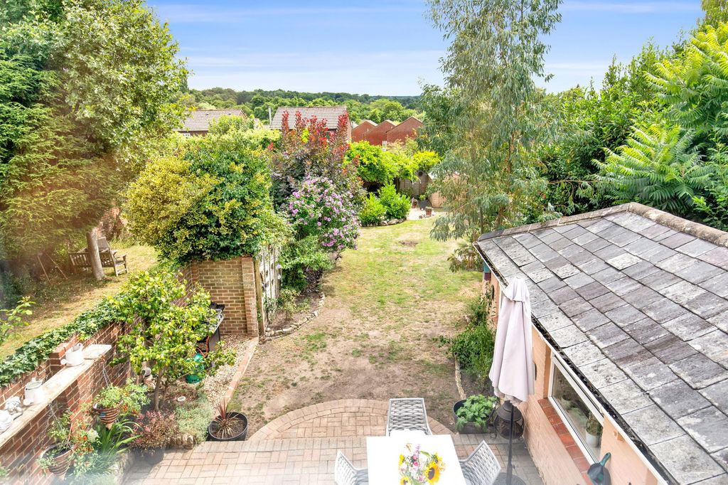 Property photo 3 of 44