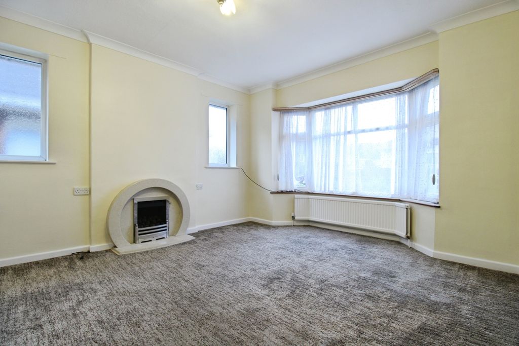 Property photo 2 of 9 Lr