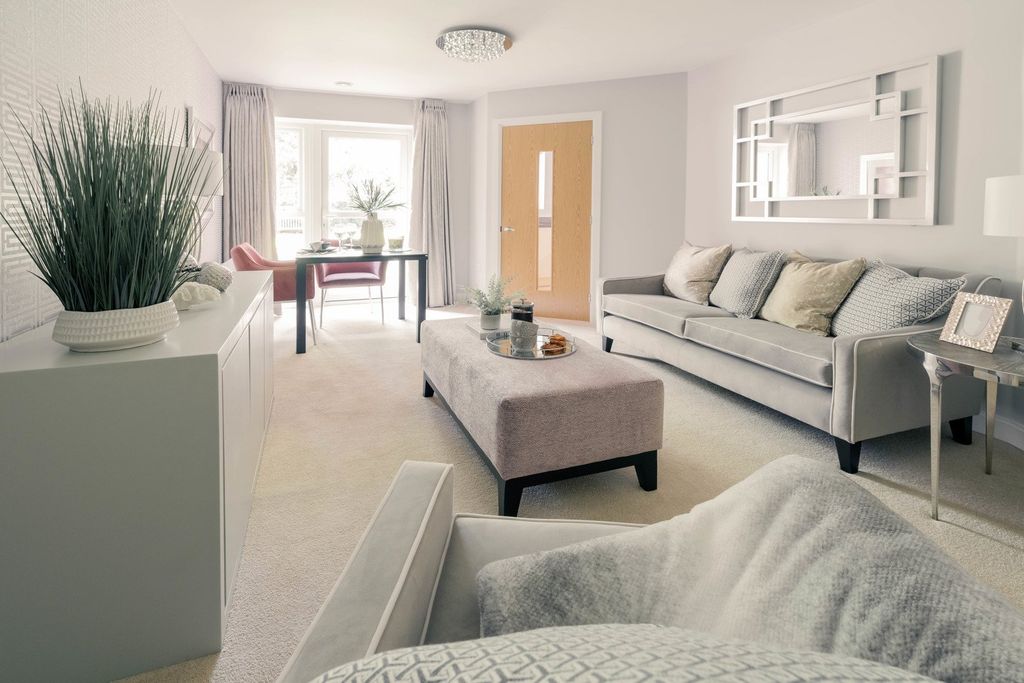 Property photo 2 of 8 Catherine Place, Melton Mowbray - Living Room