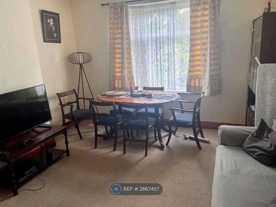 Property photo 3 of 12