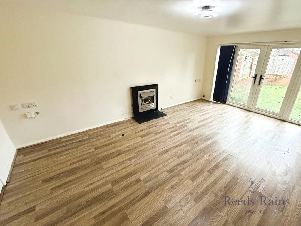 Property photo 2 of 16 Picture No. 02