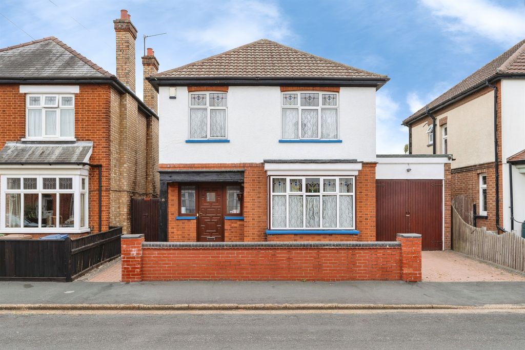 Property photo 1 of 18
