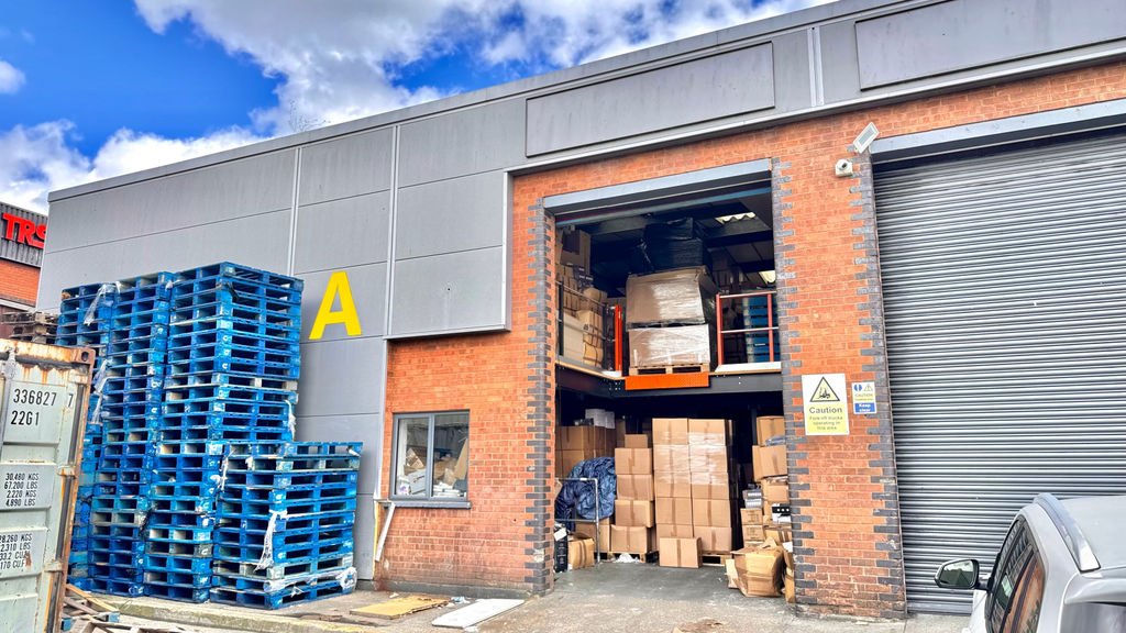 Property photo 1 of 6 Warehouse To Rent