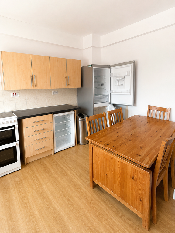 Property photo 2 of 8 Kitchen