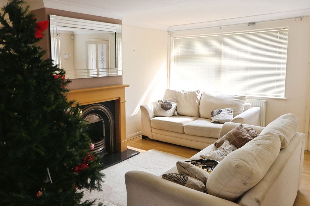 Property photo 2 of 9 Living Room