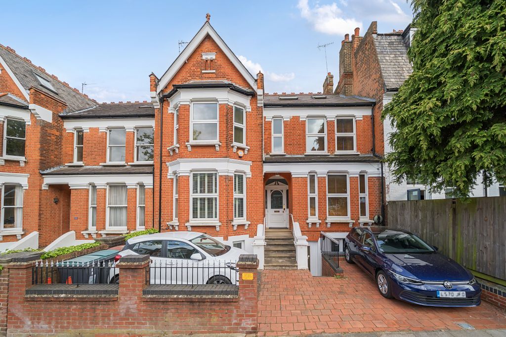 Property photo 1 of 28