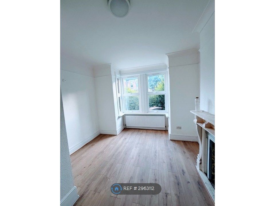 Property photo 2 of 10 Master Bedroom