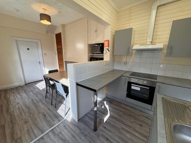 Property photo 3 of 25