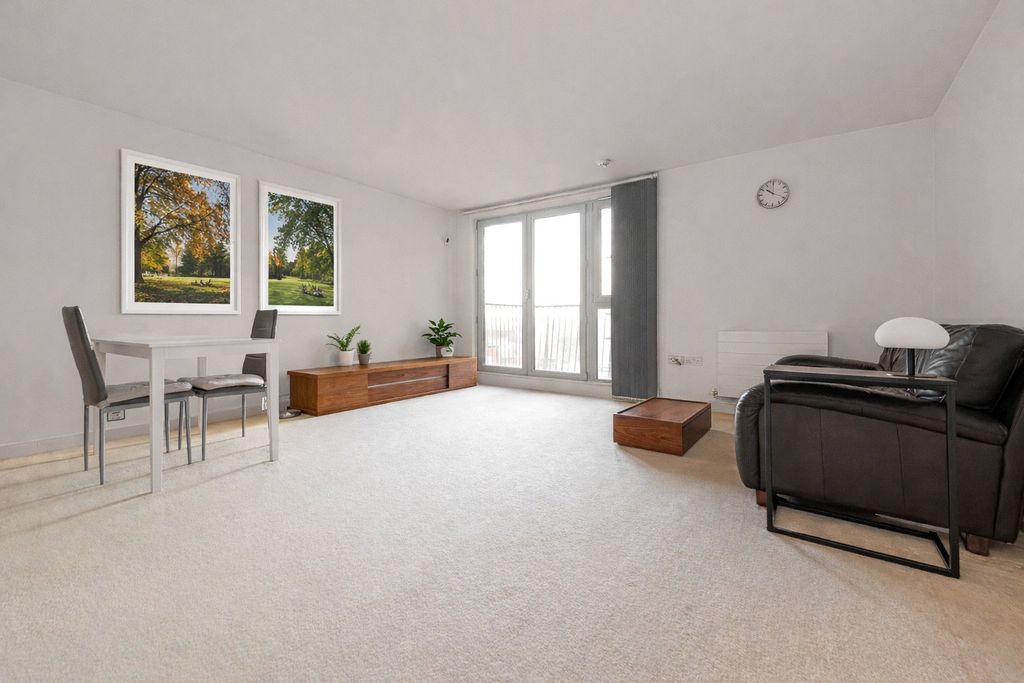 Property photo 3 of 25 Picture No. 44