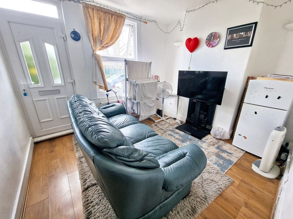 Property photo 2 of 8