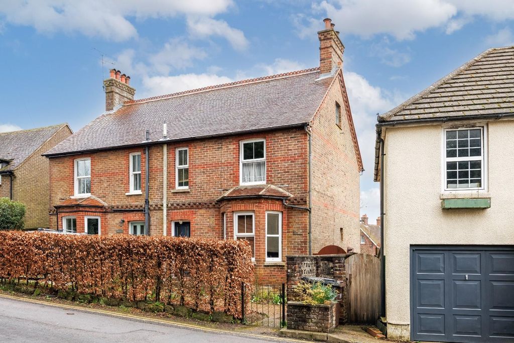 Property photo 1 of 15 2_Roselea_Pilmer_Road_Crowborough_Tn6 2Ue_Rootspro