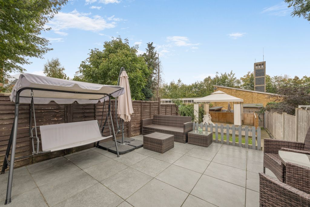 Property photo 2 of 21