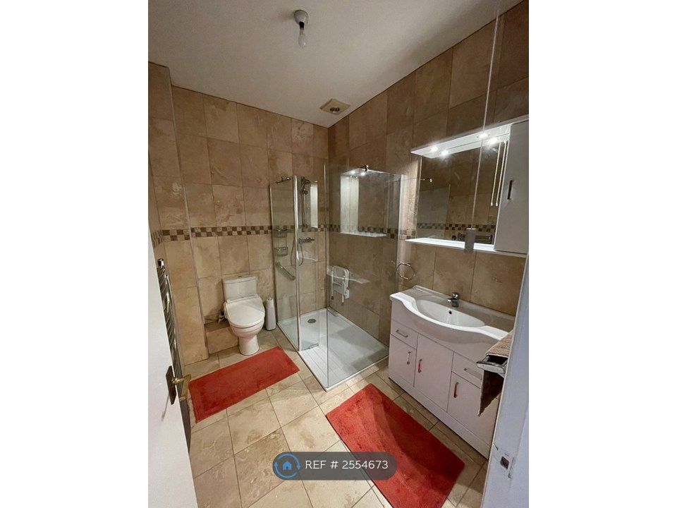 Property photo 3 of 13 Bathroom