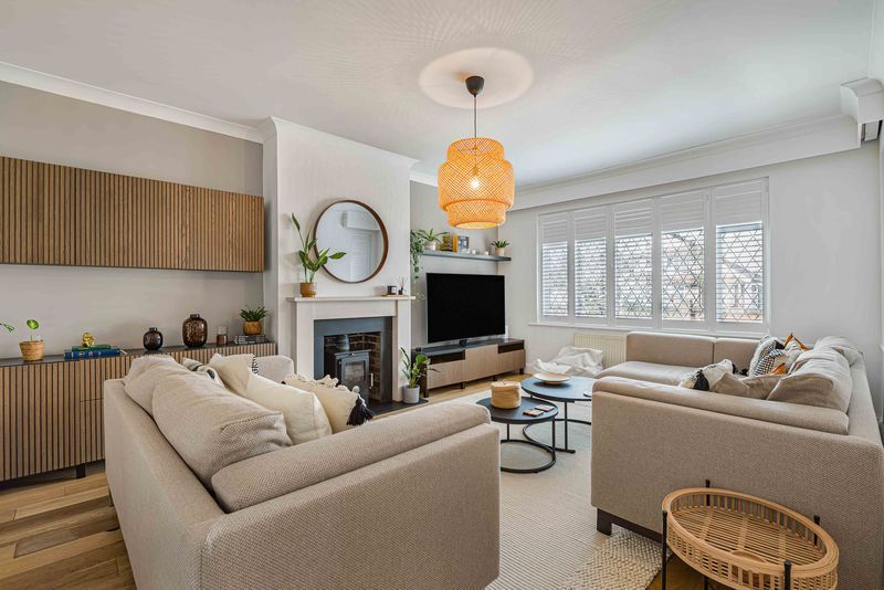 Property photo 2 of 15 Lounge Area