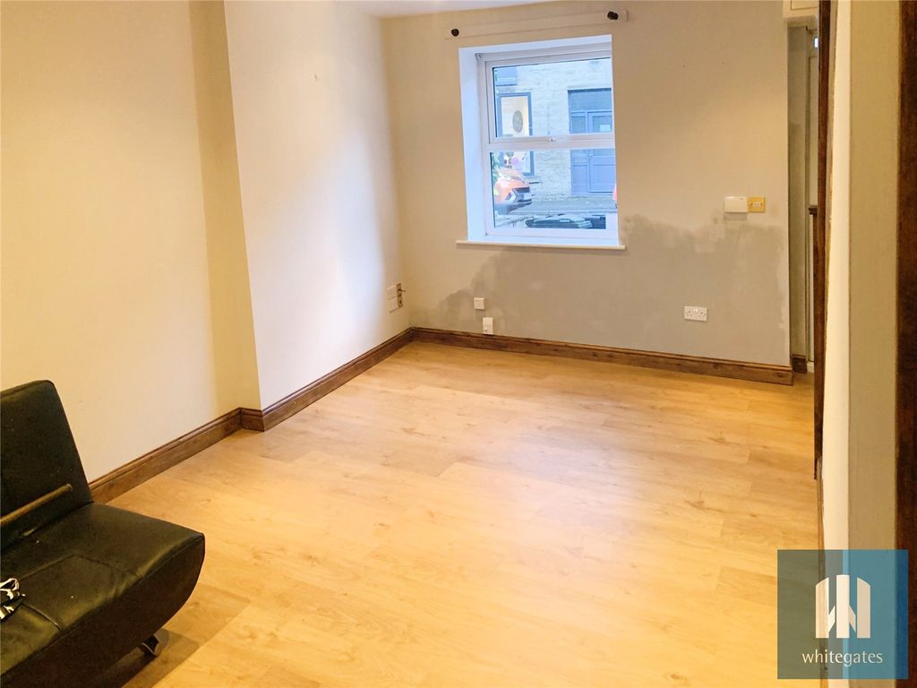 Property photo 3 of 14 Picture No. 26