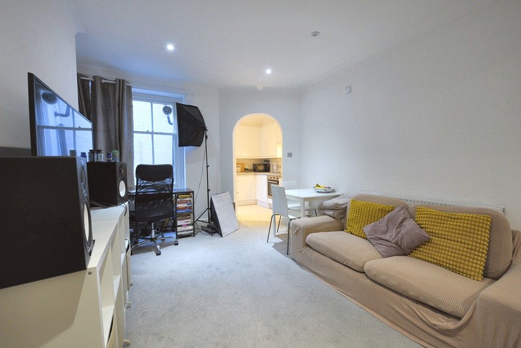 Property photo 3 of 17 Photo 9