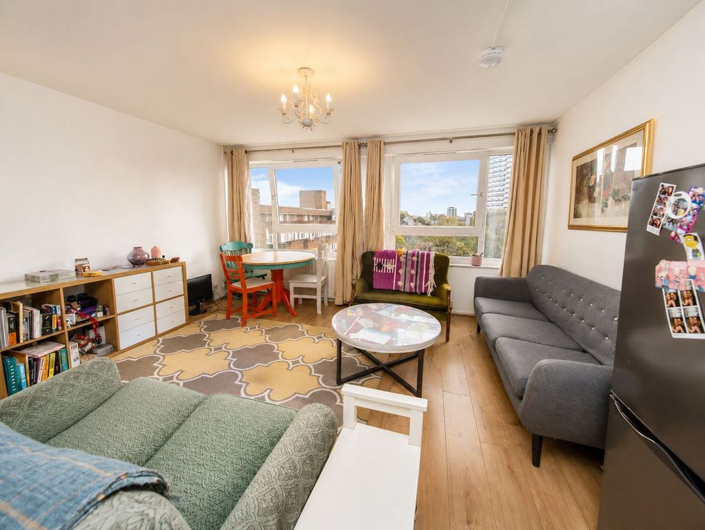 Property photo 1 of 6 2 Bedroom Flat With Balcony