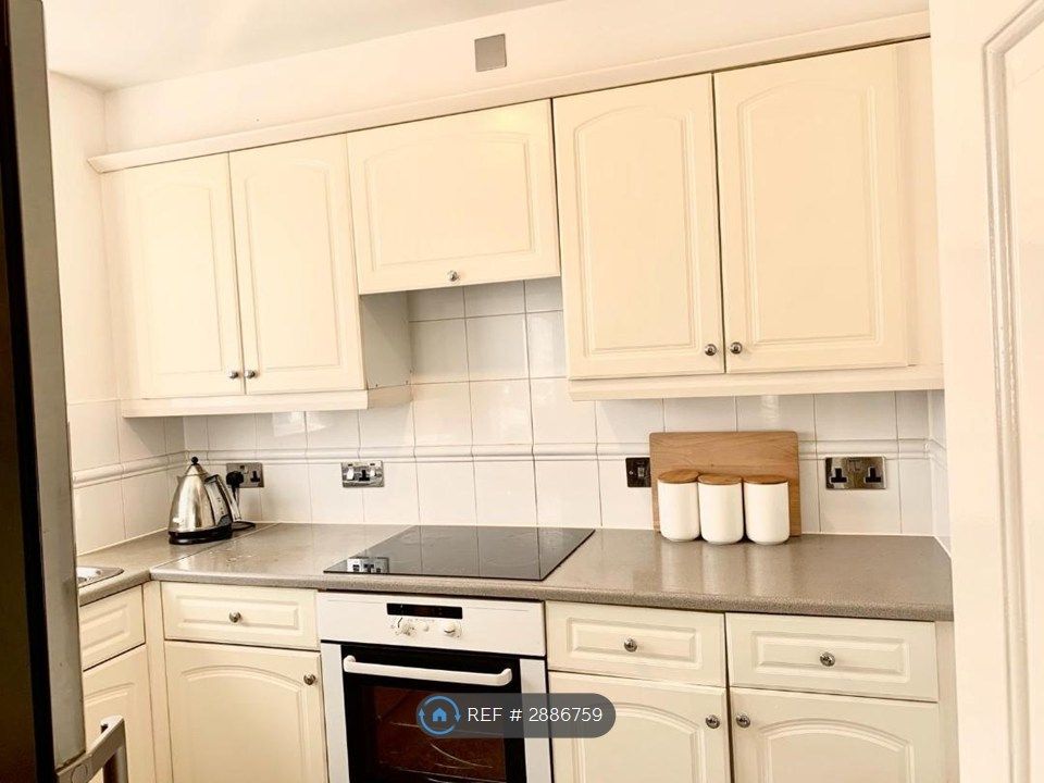 Property photo 1 of 7 Kitchen