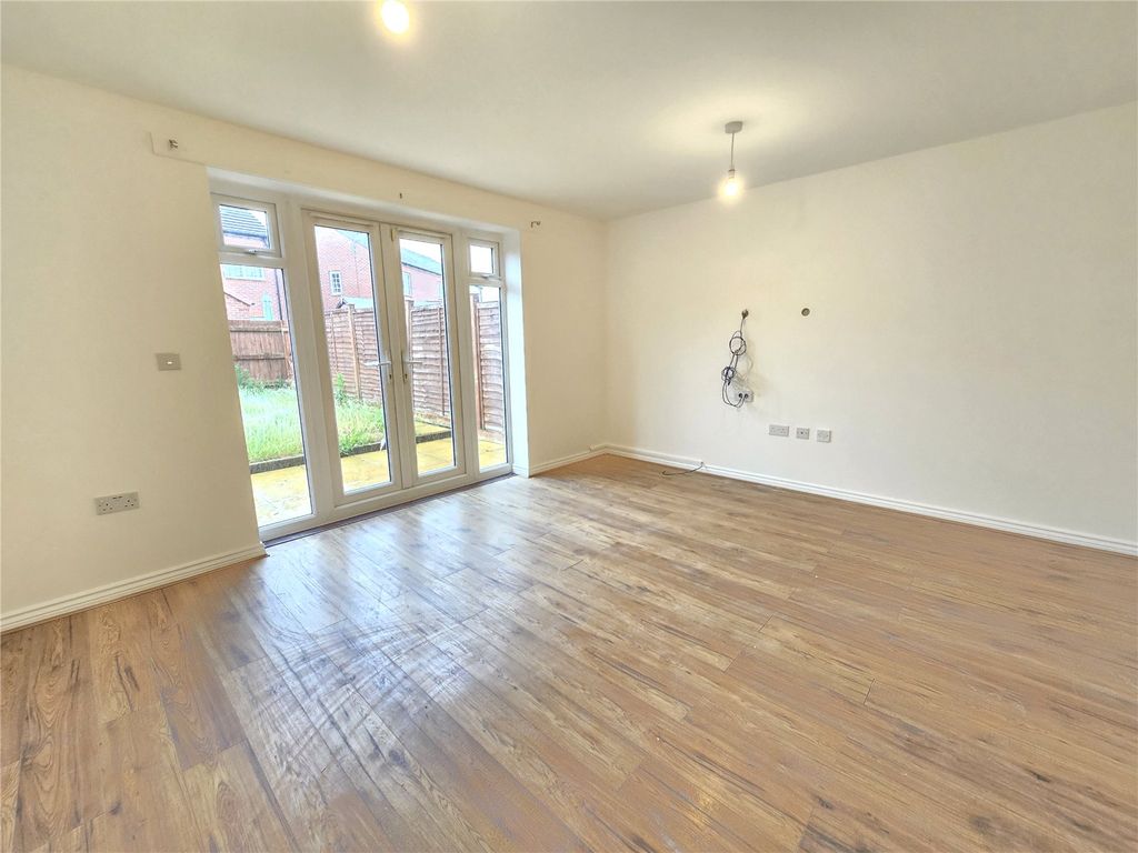 Property photo 3 of 22 Picture No. 18