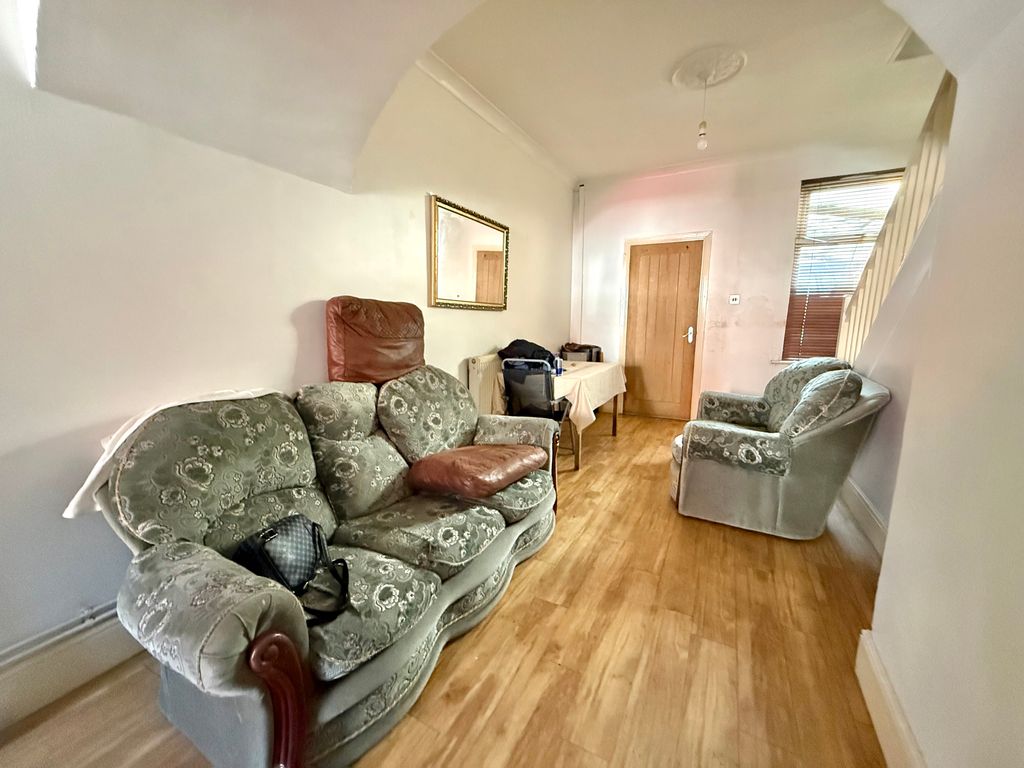 Property photo 2 of 9 Img_6907