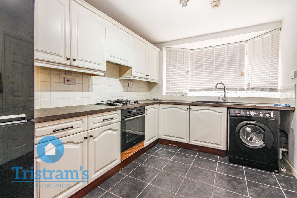 Property photo 3 of 12 Img_3018