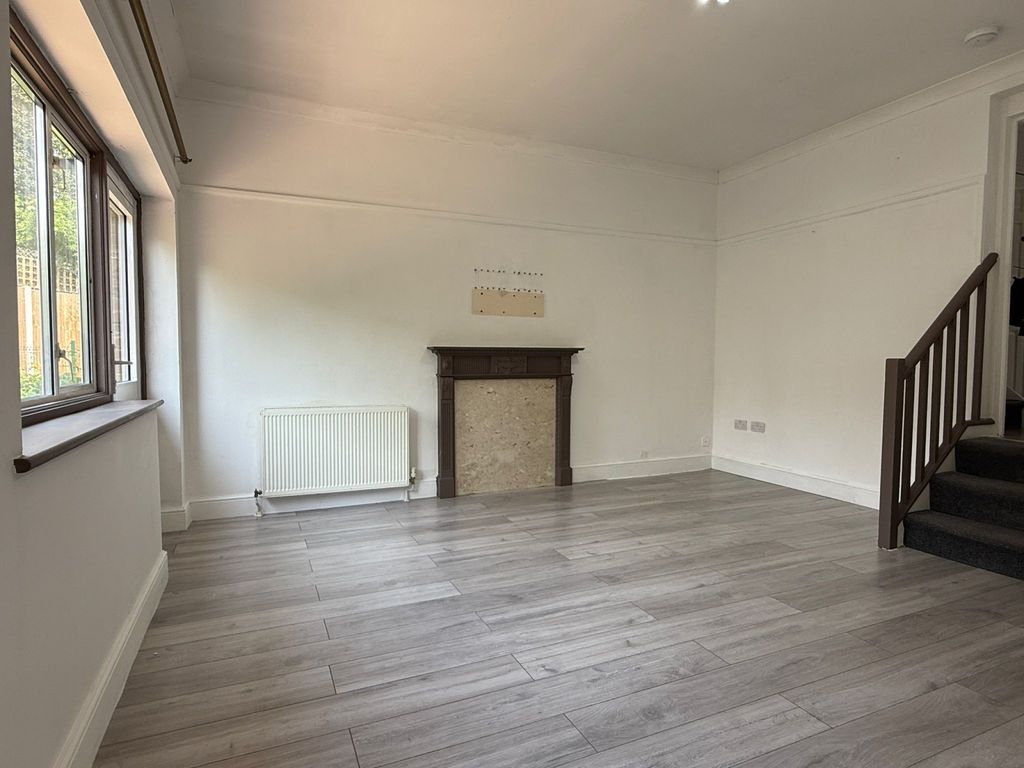 Property photo 2 of 11 Gallery