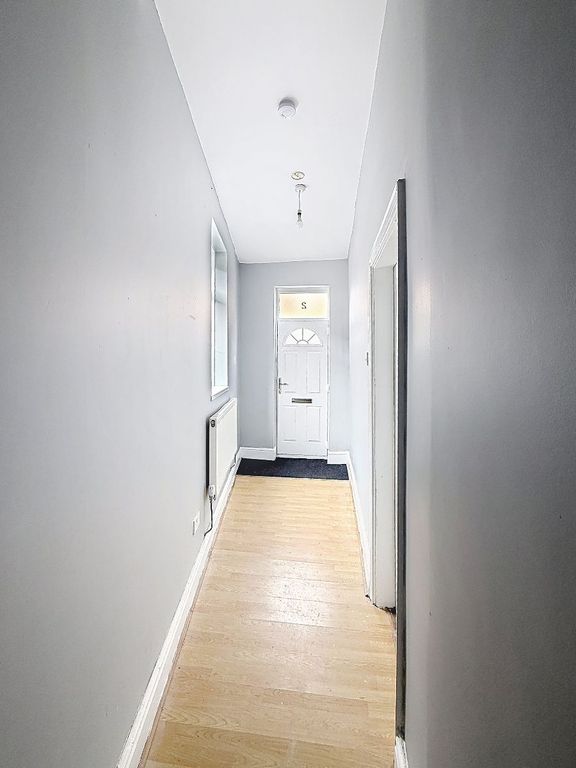 Property photo 2 of 25