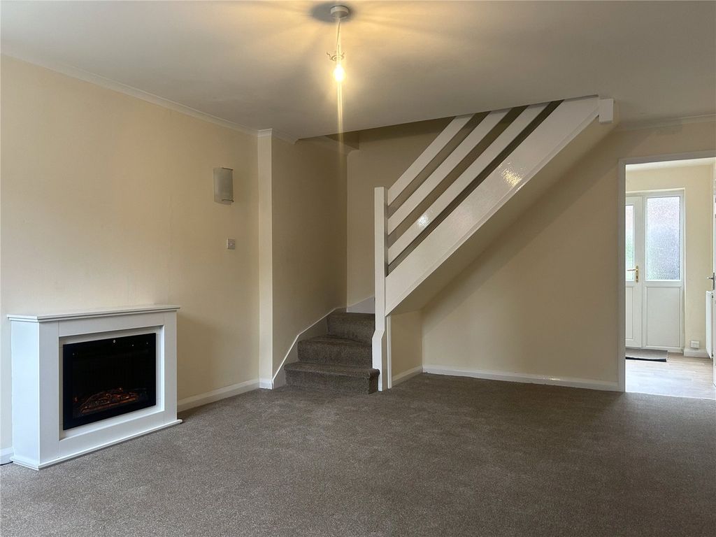 Property photo 2 of 13 Lounge