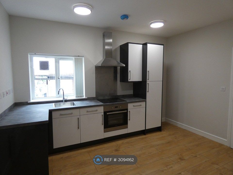 Property photo 2 of 6 Kitchen