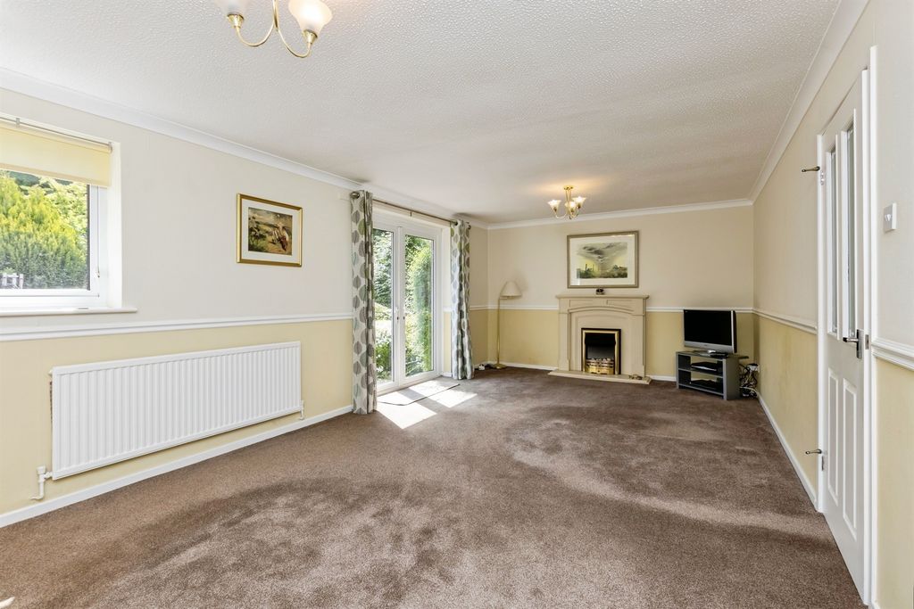 Property photo 3 of 18